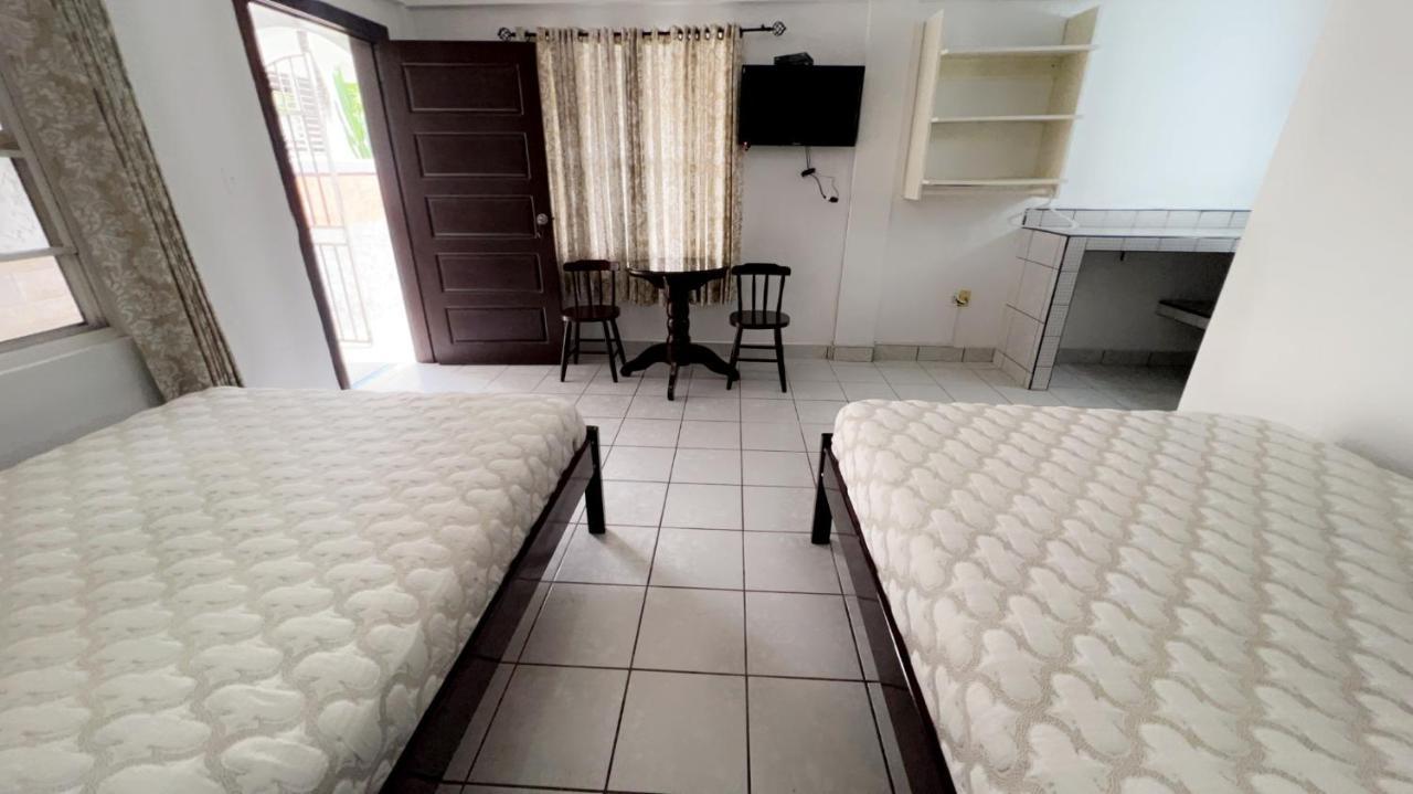 Las Palmas Hotel โคโรซอล ภายนอก รูปภาพ